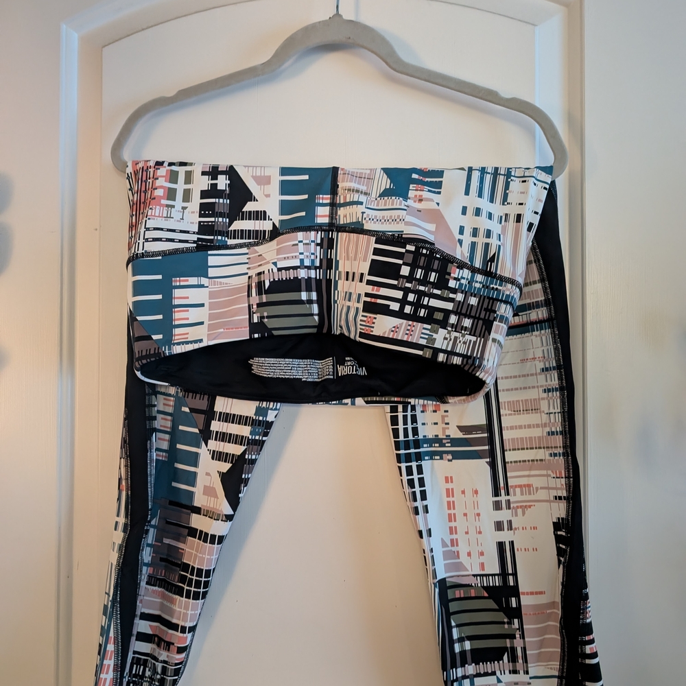 Abstract Patterned Strapless Top